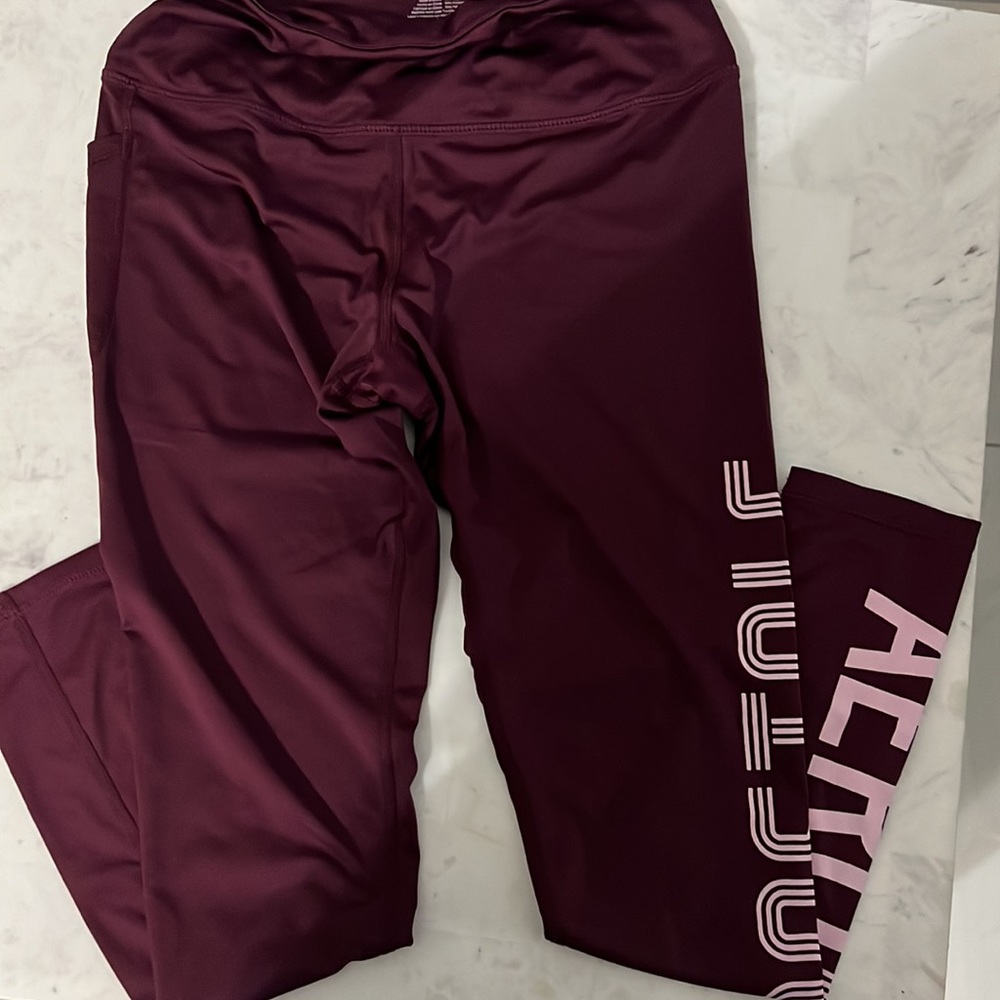 Like New! Aeropostale M Women leggings. Maroon